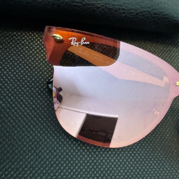 Ray-Ban Rose Gold Flash lens - Picture 2 of 4